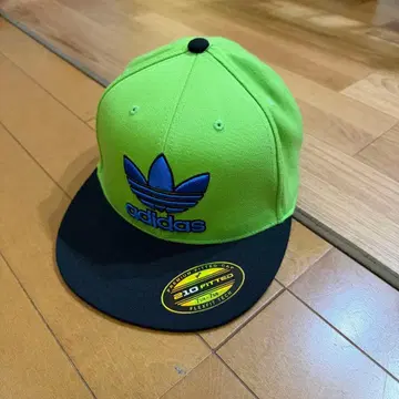adidas 210 Fitted 캡 라임 그린
