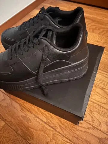 블랙 플랫폼 스니커즈