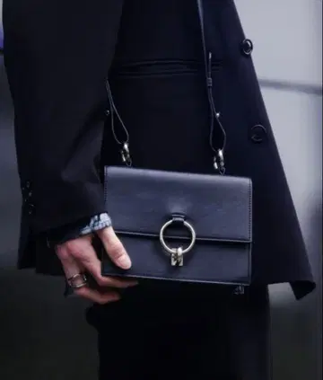 멀티 핸들 숄더 BAG HARE 블랙