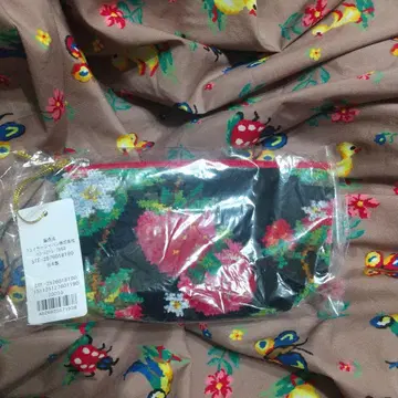 새상품 페이러 스트로베리 파우치