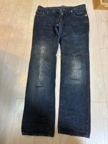 DSQUARED2 데미지 가공 스트레이트 데님 46