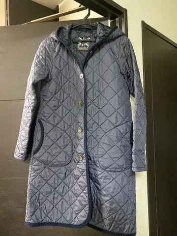 LAVENHAM 네이비 컬러 퀼팅 자켓 사이즈 38