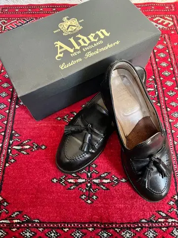 Alden 태슬 포함 로퍼 블랙 카프 애로우즈 별주