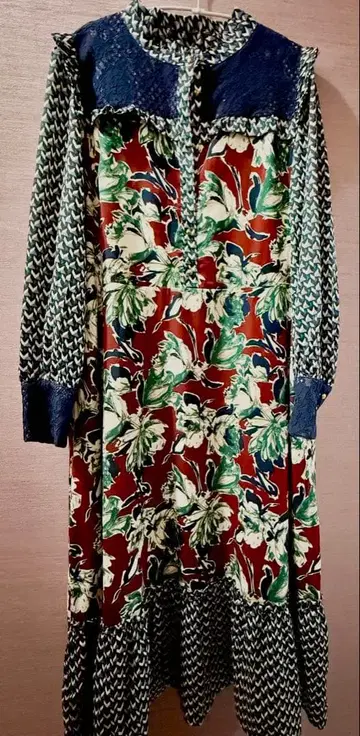 꽃무늬 롱 원피스 긴팔 레이스 옷깃