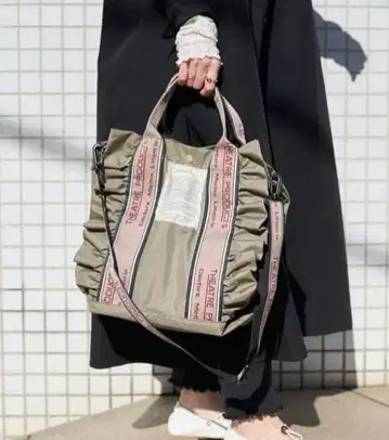 [ 새상품급 ] 극장 프로 자카드 테이프 프릴백 숄더백