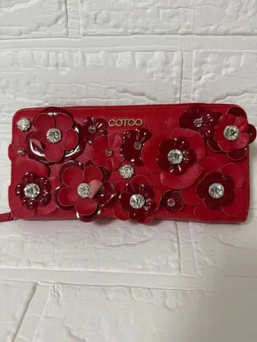 COTOO 꽃 장식 빨간색 장지갑