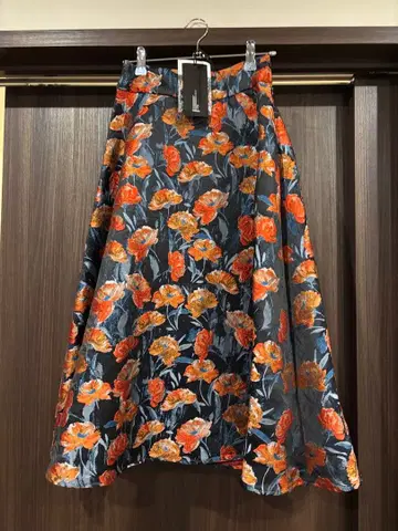 더블 스탠다드 플레어 스커트 꽃무늬 네이비 오렌지