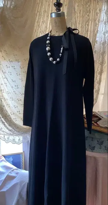 블랙 롱 슬리브 드레스