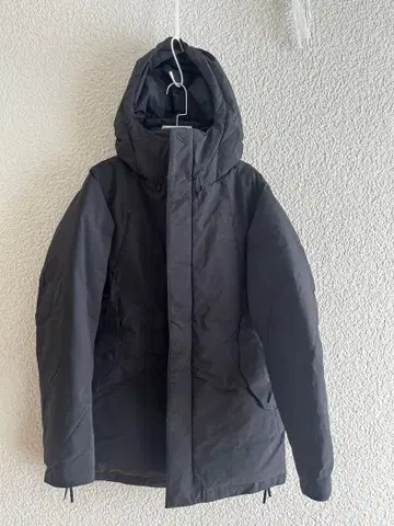 EKAL 후드 부착 다운 코트 블랙