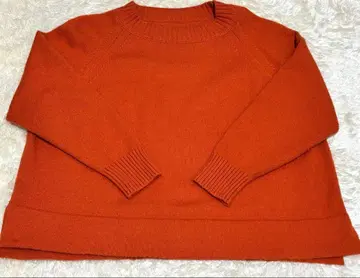 #스트로베리 필드 오렌지 컬러 리브 긴팔 니트
