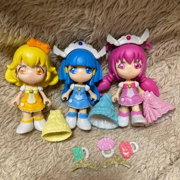 스마일 프리큐어 옷갈아입히기 인형 세트