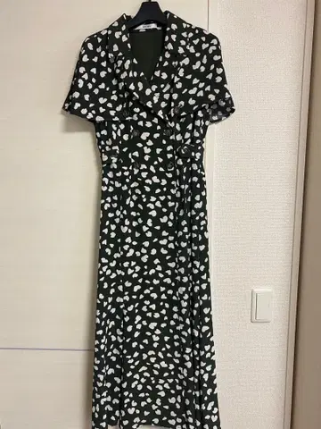 바리에 케이프 칼라 트렌치 원피스