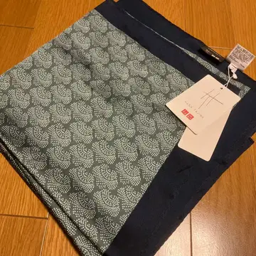 UNIQLO HANA TAJIMA 스카프