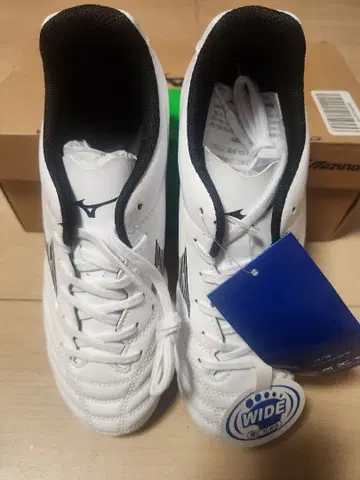 미즈노 화이트 와이드 축구화
