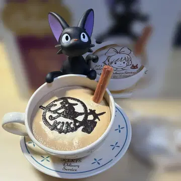 마녀 배달부 키키 2013 달력 카푸치노 아트