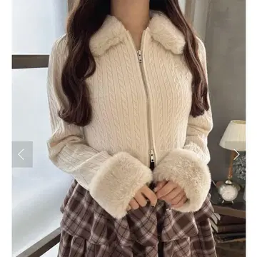 evelyn 케이블 지퍼 니트 베이지