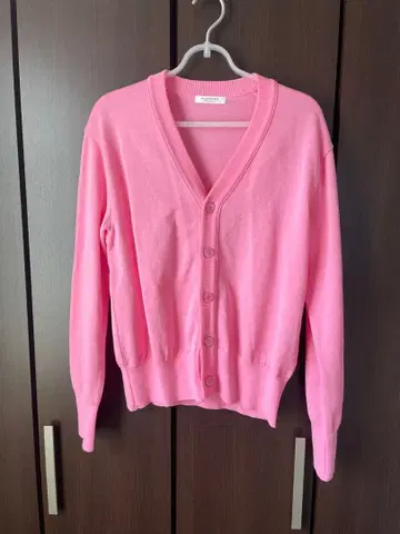 거의 미사용 컨디션 최상 맥피 가디건