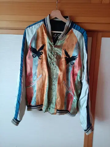 동양 엔터프라이즈 스카잔 독수리와 호랑이 자수