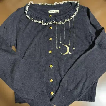 이노센트 월드 별과 달 자수 가디건