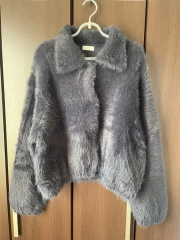 1회만 착용 컨디션 최상 볼지 니트 자켓