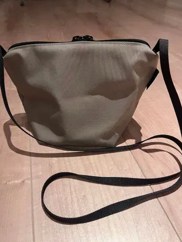 에르베샤 펠리에 숄더 베이지