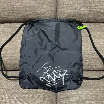 JP THE WAVY 친필 사인 냅색