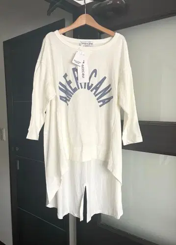 새상품 아메리카나 롱T 두지엠 클라세 Americana 상의