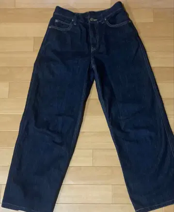 유니클로 배기진 사이즈 23