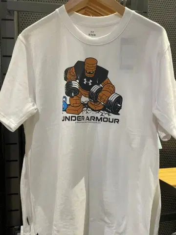 새상품 언더아머 드래곤 퀘스트 T셔츠 M 또는 XL 한정품 정품