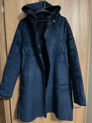 어반리서치 로쏘 페이크 무스탕 코트