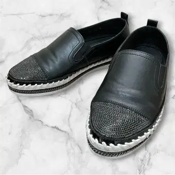 무무 슬립온 블랙 라인스톤 실버