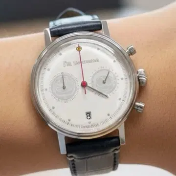 UNDONE 도라에몽 50주년 기념 모델 손목시계 한정판 150개