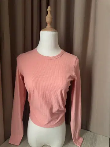 Lululemon 새상품급 핑크 리브 긴팔 상의 사이즈 4/XS
