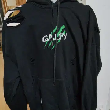 GAMFY 블랙 데미지 후드티