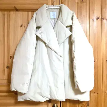 CLANE COCOON SHORT DOWN COAT