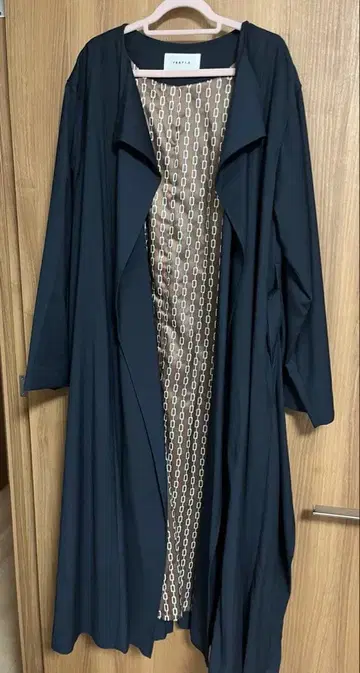 FRAY I.D 백 드레이프 트렌치코트