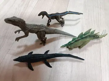 아니아 쥬라기 월드 블루 인도미누스 렉스 스테고사우루스