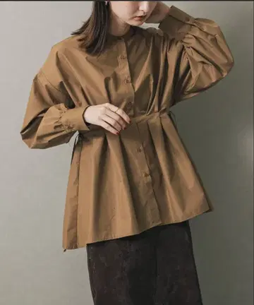 SENSE OF PLACE 허리턱 볼륨 슬리브 블라우스