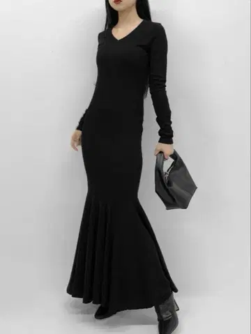 [ LVEU. ] 리브 머메이드 롱 원피스 / 리브 니트 타이트 블랙