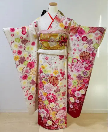 후리소데 화이트 계열 은사사 자수 금박 모란 벚꽃 국화 꽃무늬 순수 실크