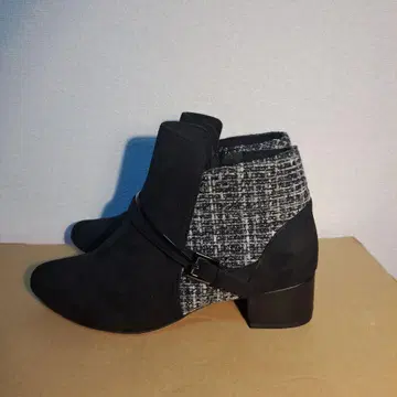 숏부츠 [S] Climb 스웨이드 x 트위드 블랙 메탈 벨트