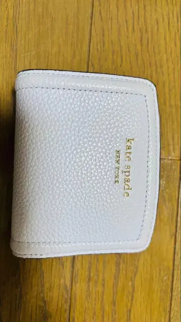 케이트 스페이드 화이트 접이식 지갑