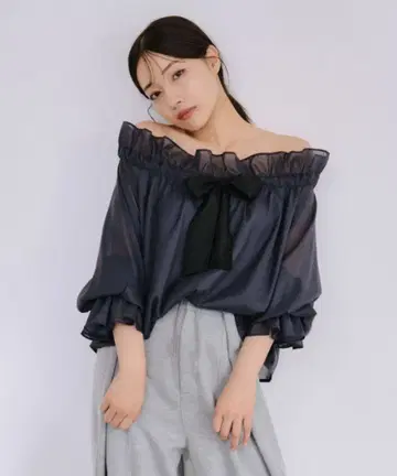 SNIDEL 스나이델 2way 볼륨 블라우스