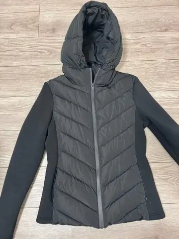 ZARA 후드 부착 블랙 다운 자켓