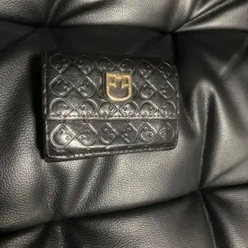 훌라 3단 폴더형 지갑 벨베데레 올 패턴 최저가