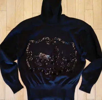 ESCADA 바이크 패턴 비즈 자수 터틀넥 블랙 스웨터 독일제 울