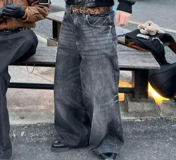 H&M 슈퍼 배기 데님 33/30 엔도 마모루 착용