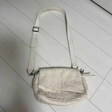 데시구알 숄더백