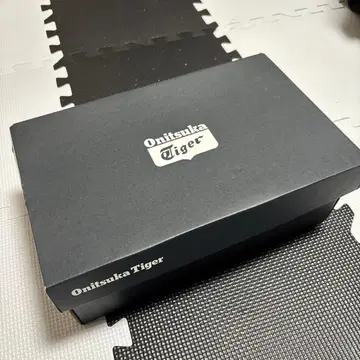 오니츠카타이거 NEW YORK BLAK/WHITE 27.5cm