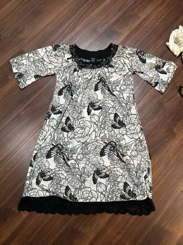 OZZ ONESTE 오즈 오네스트 원피스 스트레치 소재 자수 나비